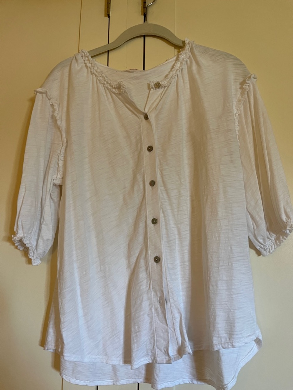 GOLDIE white top size Large